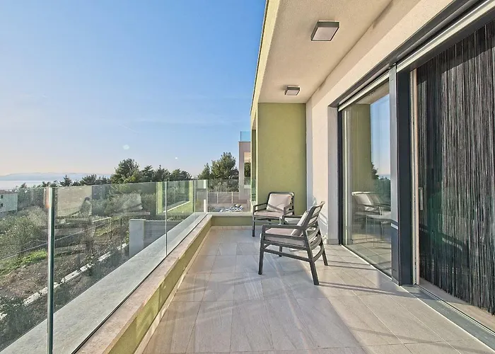 Ulika فيلة ماكارسكا