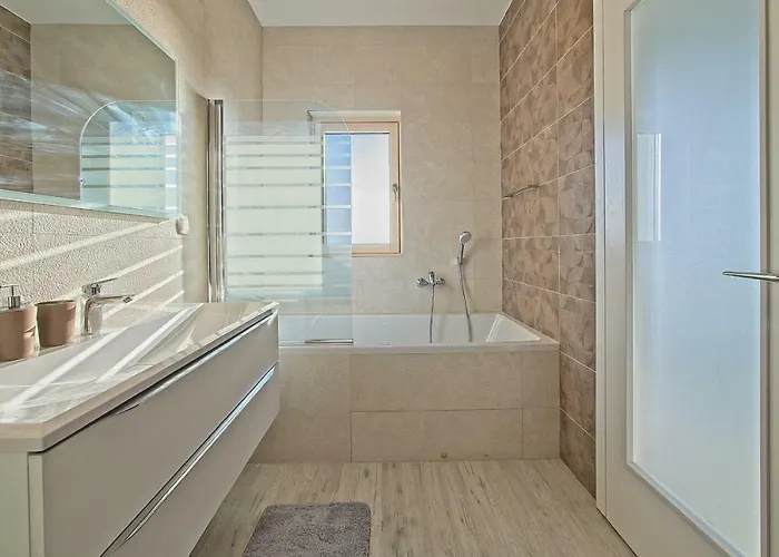 Ulika ماكارسكا