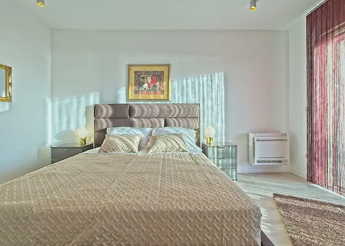 Ulika ماكارسكا