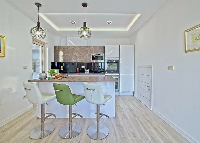 Ulika فيلة ماكارسكا