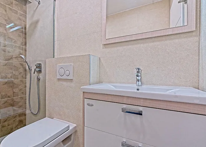 Ulika * ماكارسكا